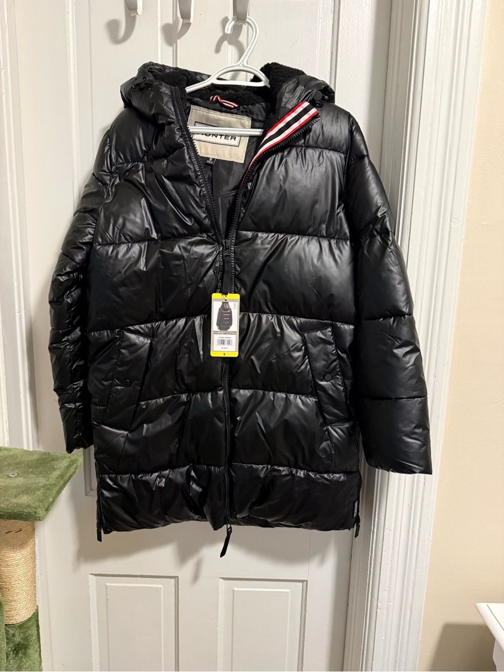 New-Hunter Women’s Black Puffer Coat with Hood